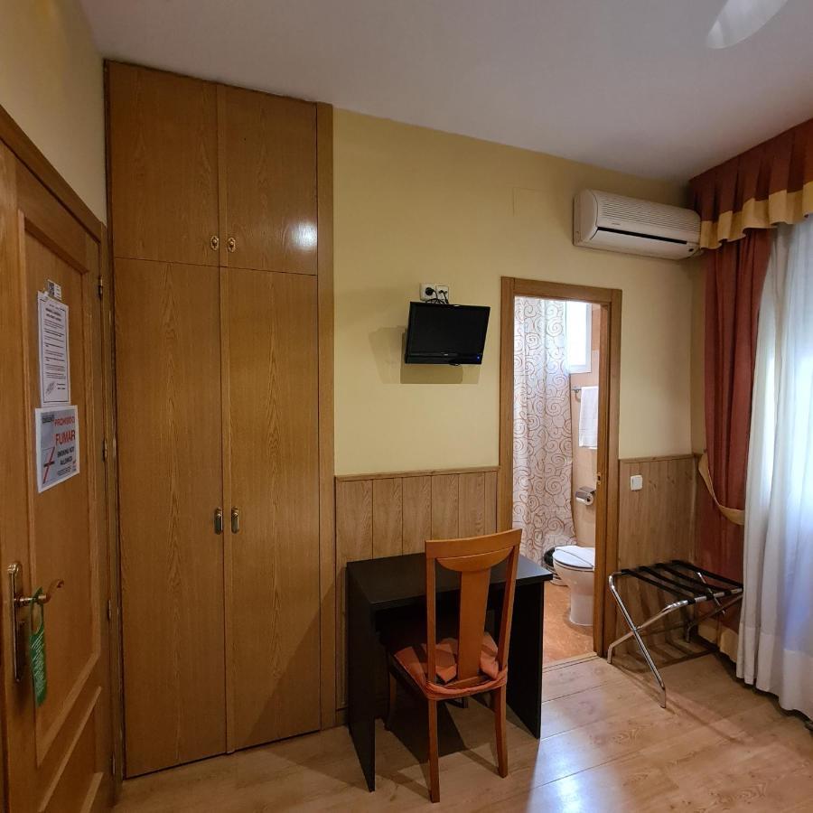 Hostal Oporto Madrid Exterior foto