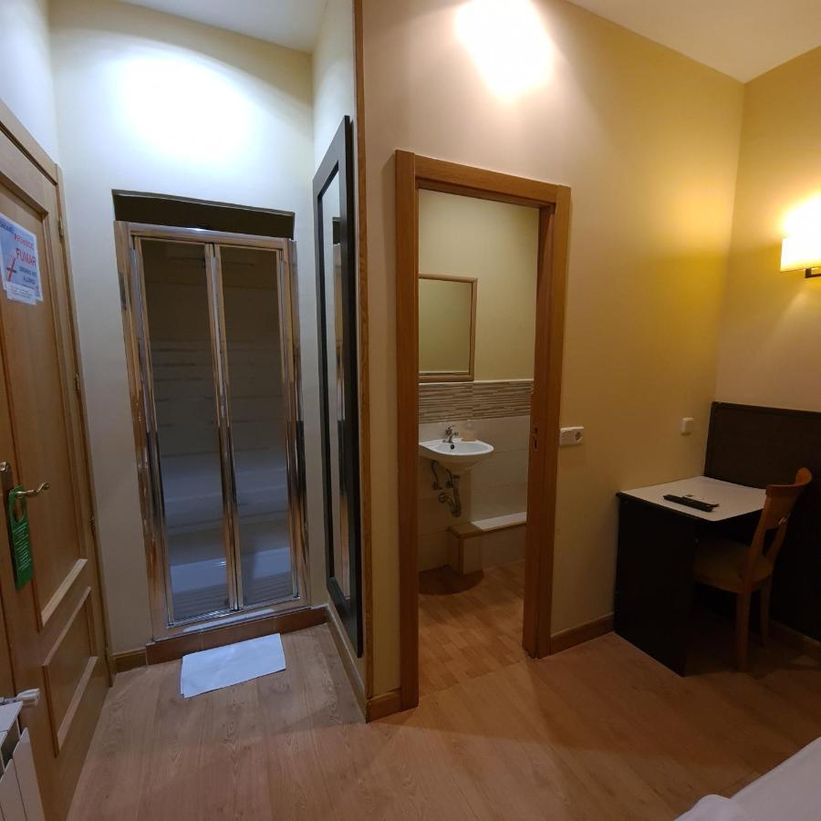 Hostal Oporto Madrid Exterior foto