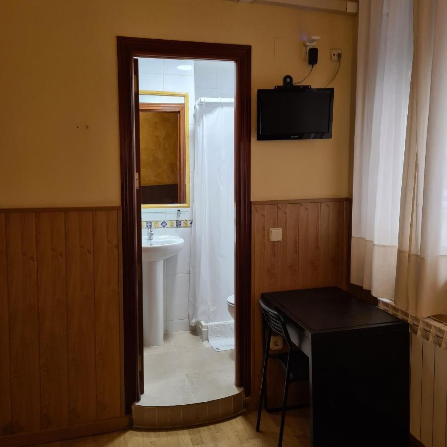 Hostal Oporto Madrid Exterior foto