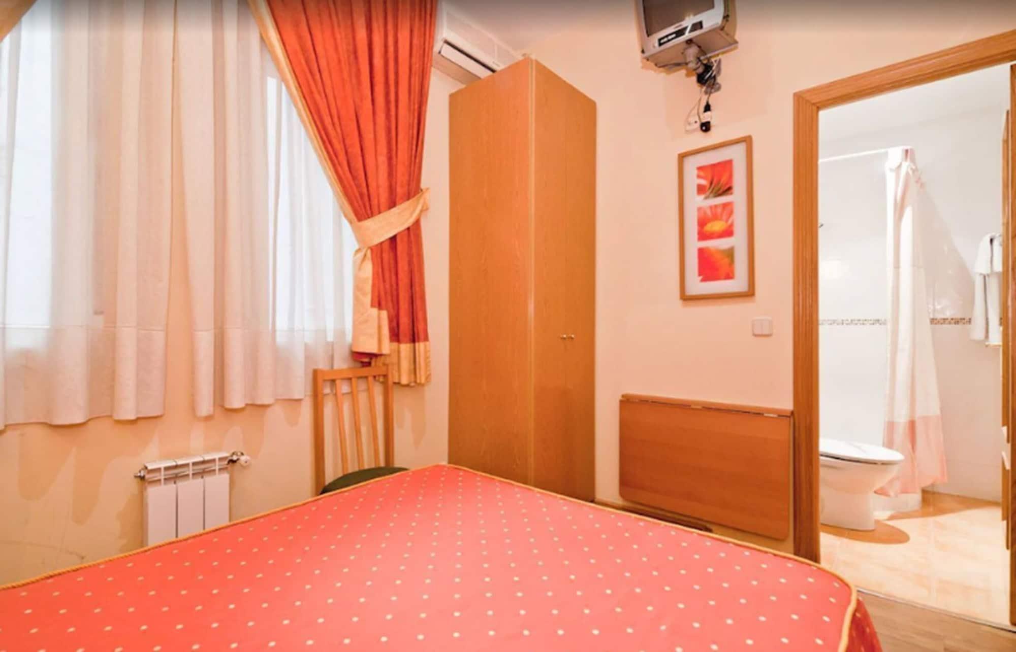 Hostal Oporto Madrid Exterior foto