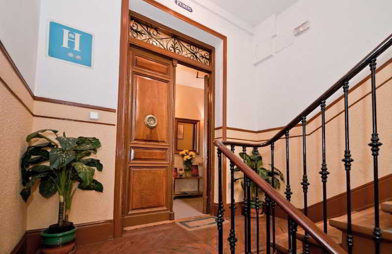 Hostal Oporto Madrid Exterior foto
