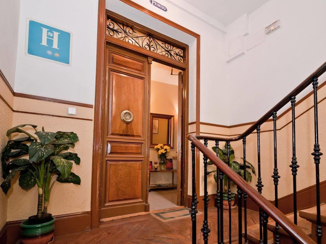 Hostal Oporto Madrid Exterior foto